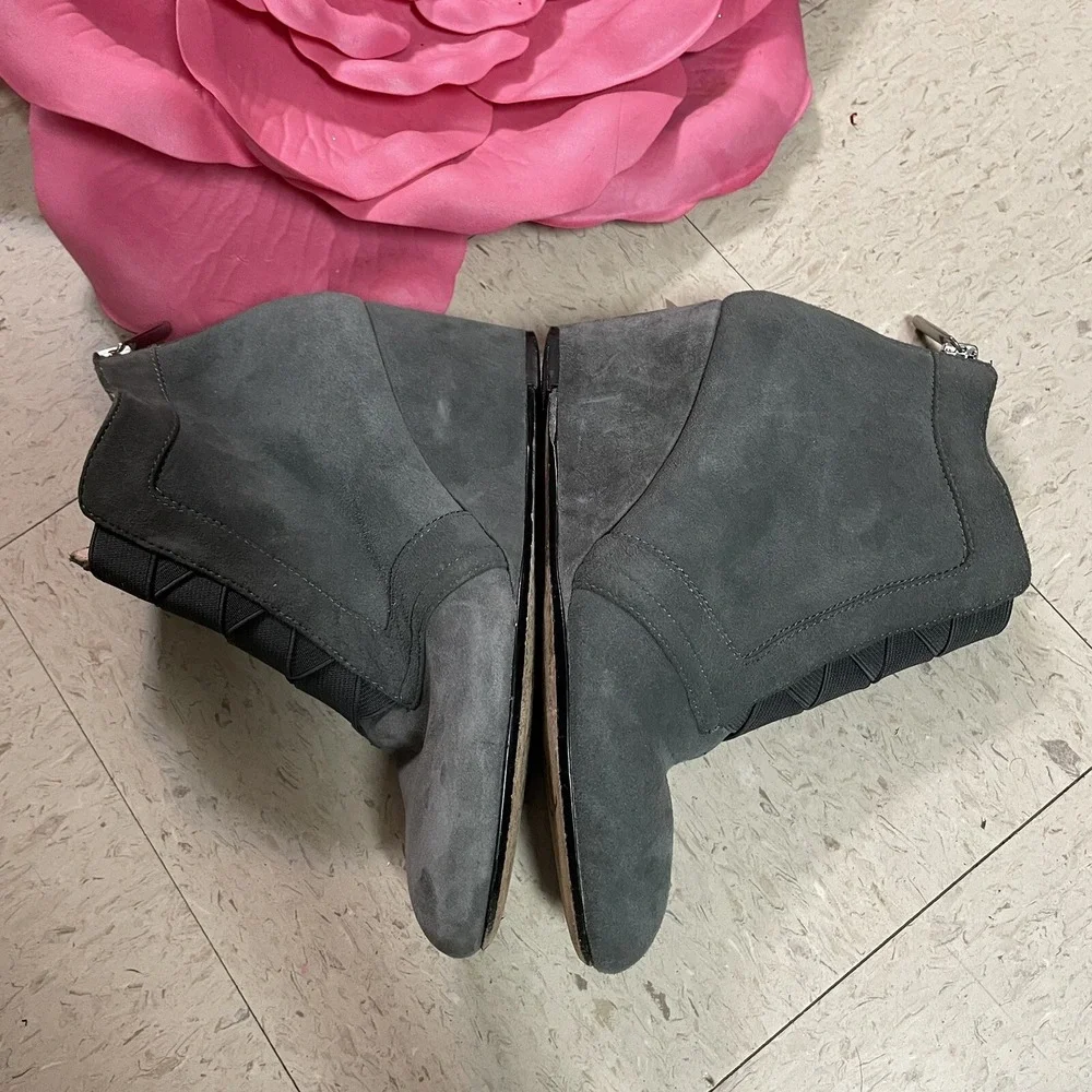 TARYN ROSE Womens Size 6M Kamer Gray Wedge Ankle Booties‎ Boots